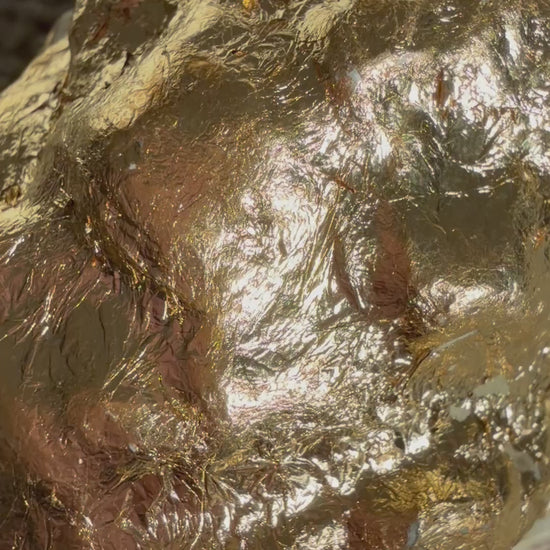 Gold-edged oyster shell candle with iridescent wax pearls – Lily Glow Home Decor