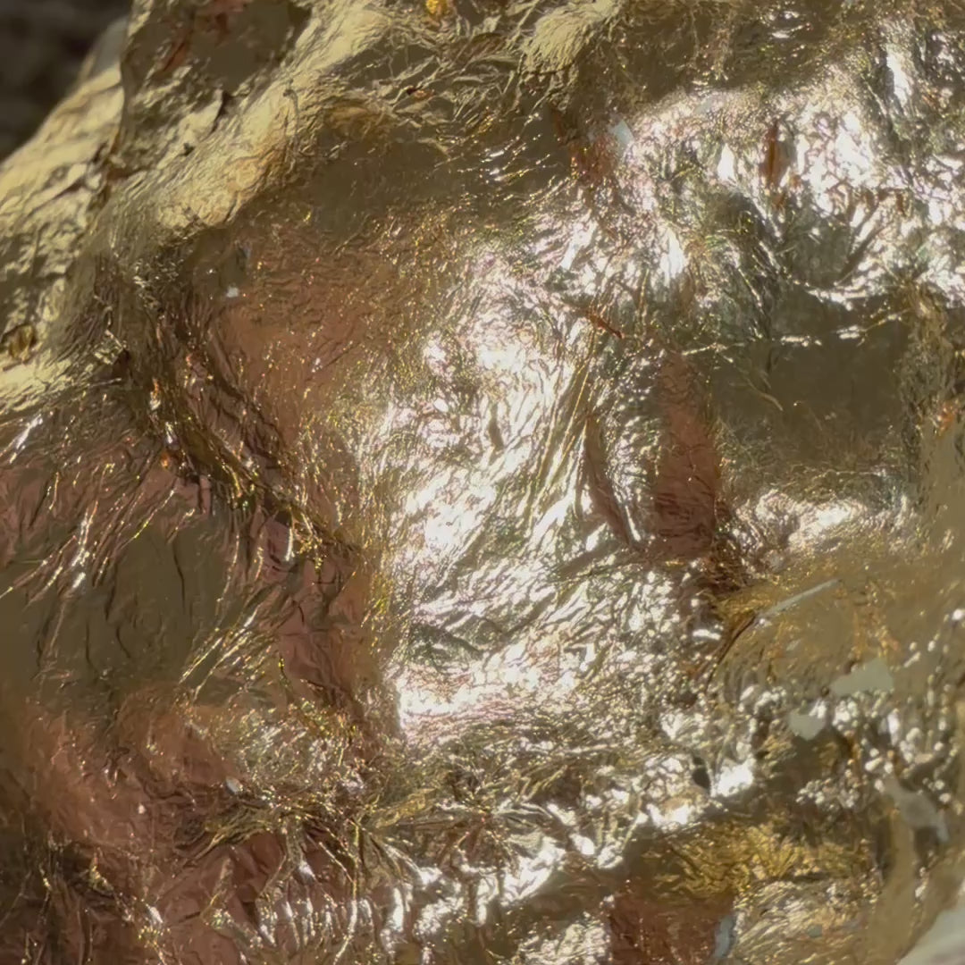 Gold-edged oyster shell candle with iridescent wax pearls – Lily Glow Home Decor